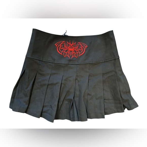 NWT Dolls Kill x DC You Summoned Me Pleated Mini Skirt M Batman High Rise Punk - Picture 2 of 9